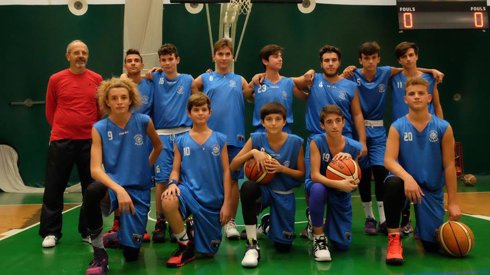 Il gruppo Under 15 2016/17 della ASD Follonica Basket